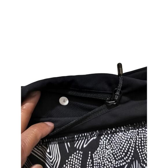 Lululemon womens Speed‎ Short 2.5" black white shorts size 4 - Picture 11 of 11